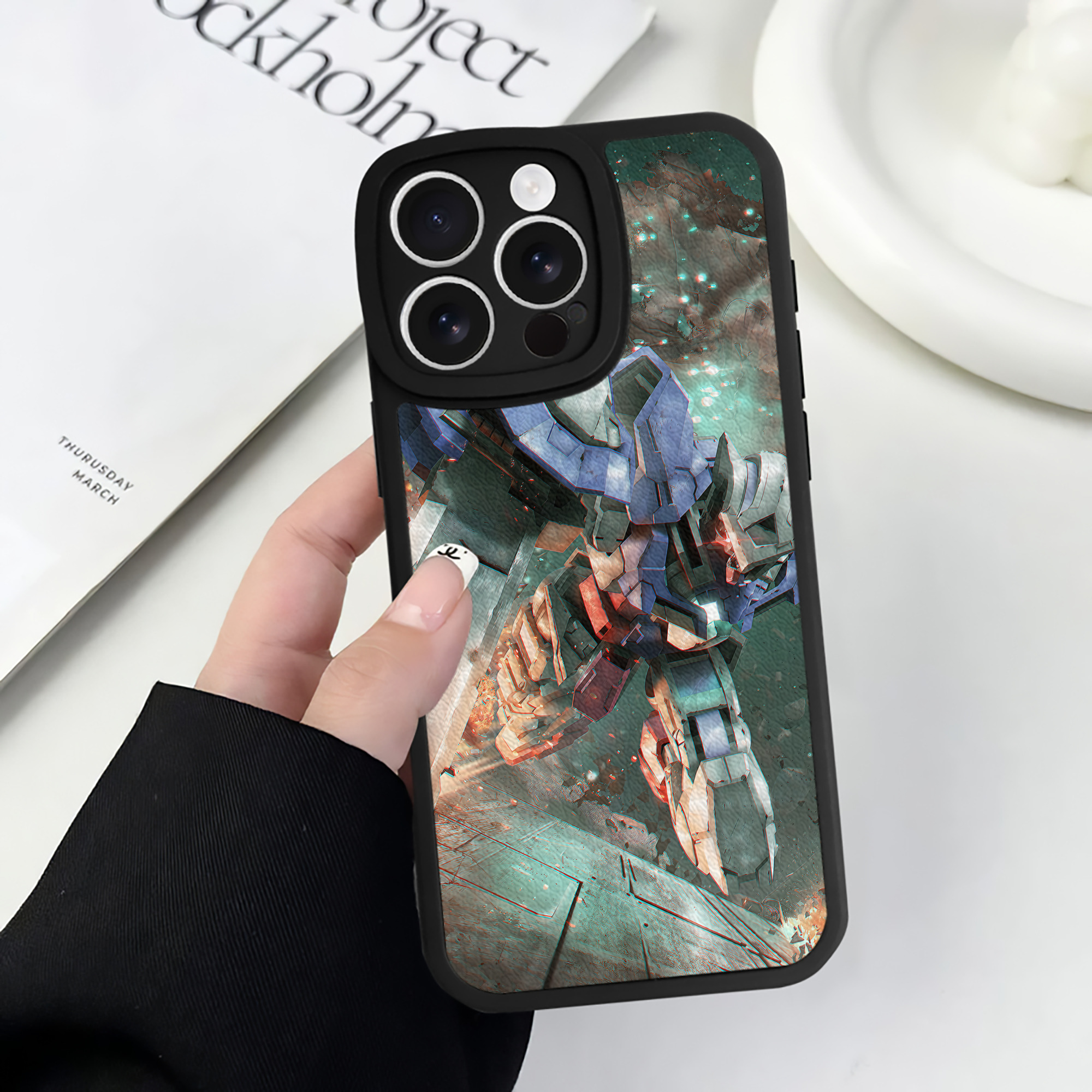 （画像用） 機動戦士ガンダム Mobile Suit Gundam 【iPhone 16シリーズ対応】シリコンスマホケース（レザー調） 材質：シリコン